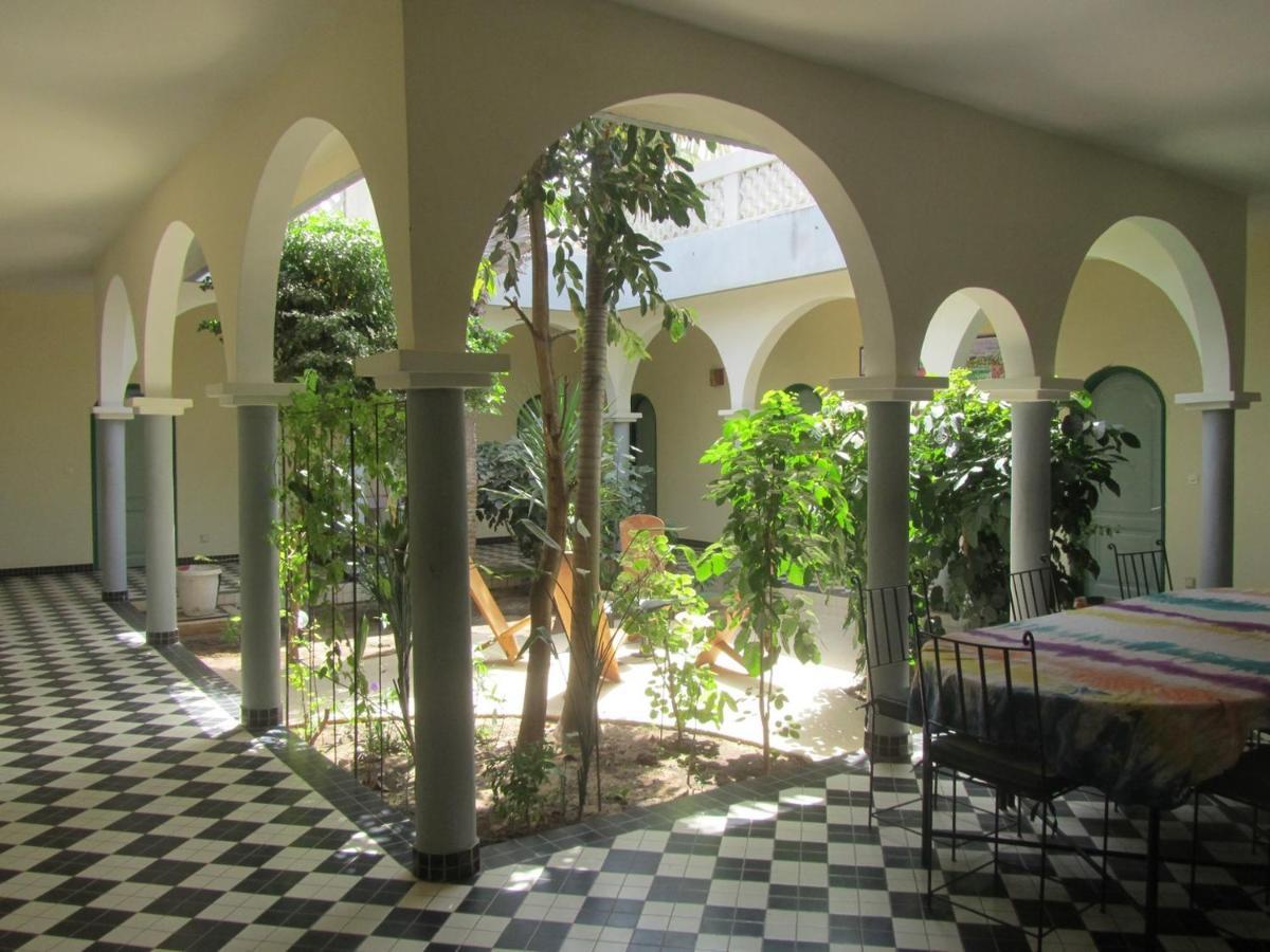 Keur Diam - Maison De La Paix Saly Exterior foto